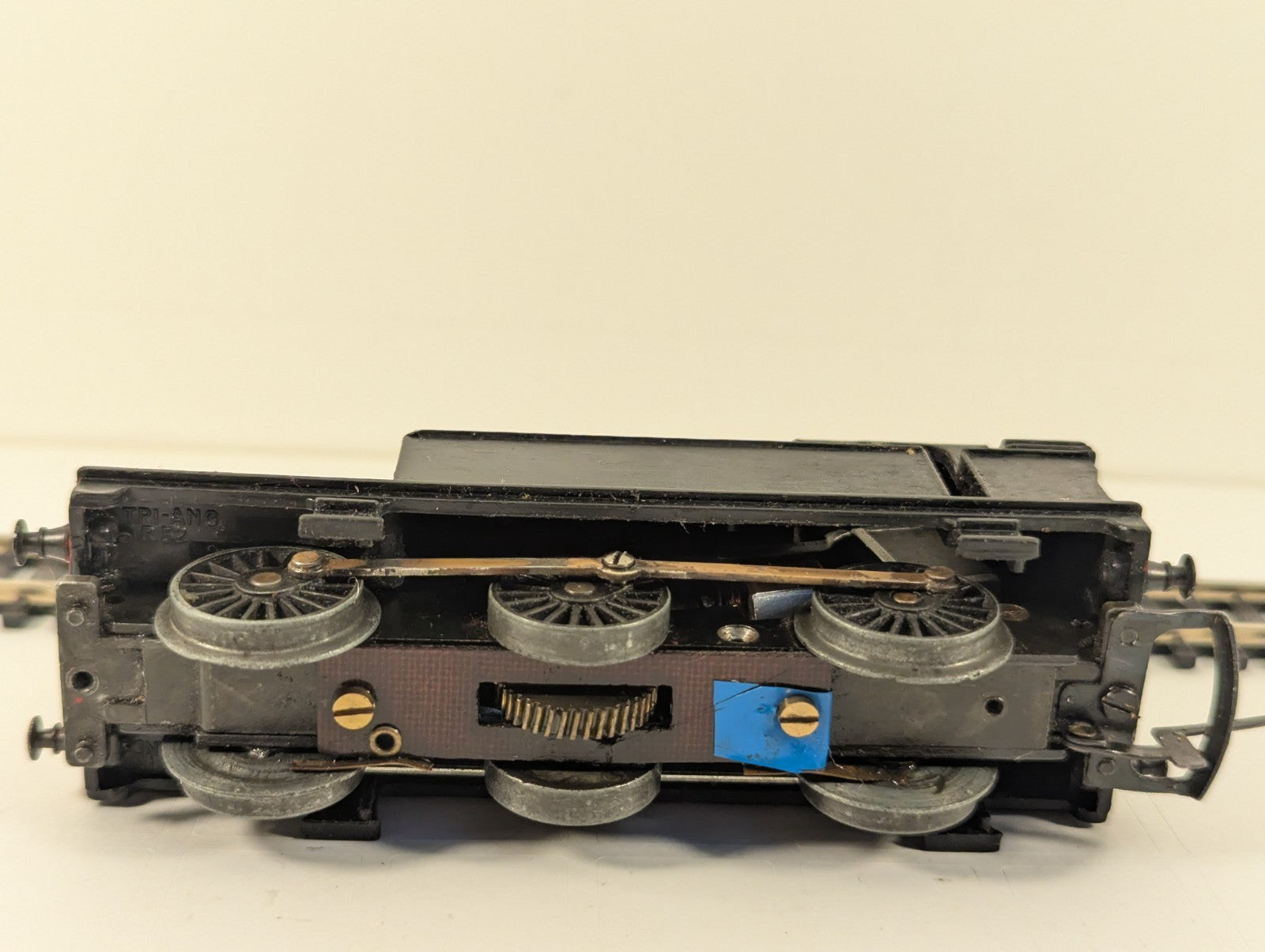 Tri-ang R52 OO Gauge BR Black Class 3F "Jinty" 0-6-0T - Missing Front Coupling