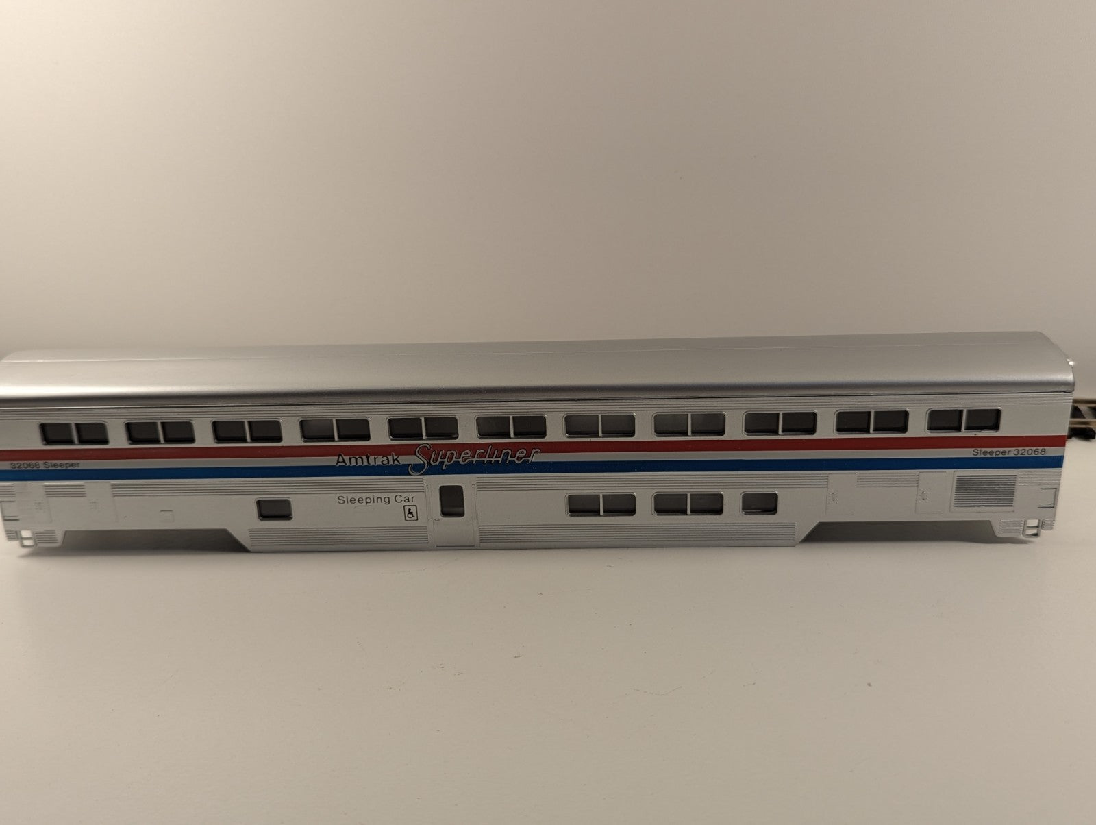 Con-Cor HO Scale Amtrak Phase III 85' Superliner Sleeper Car