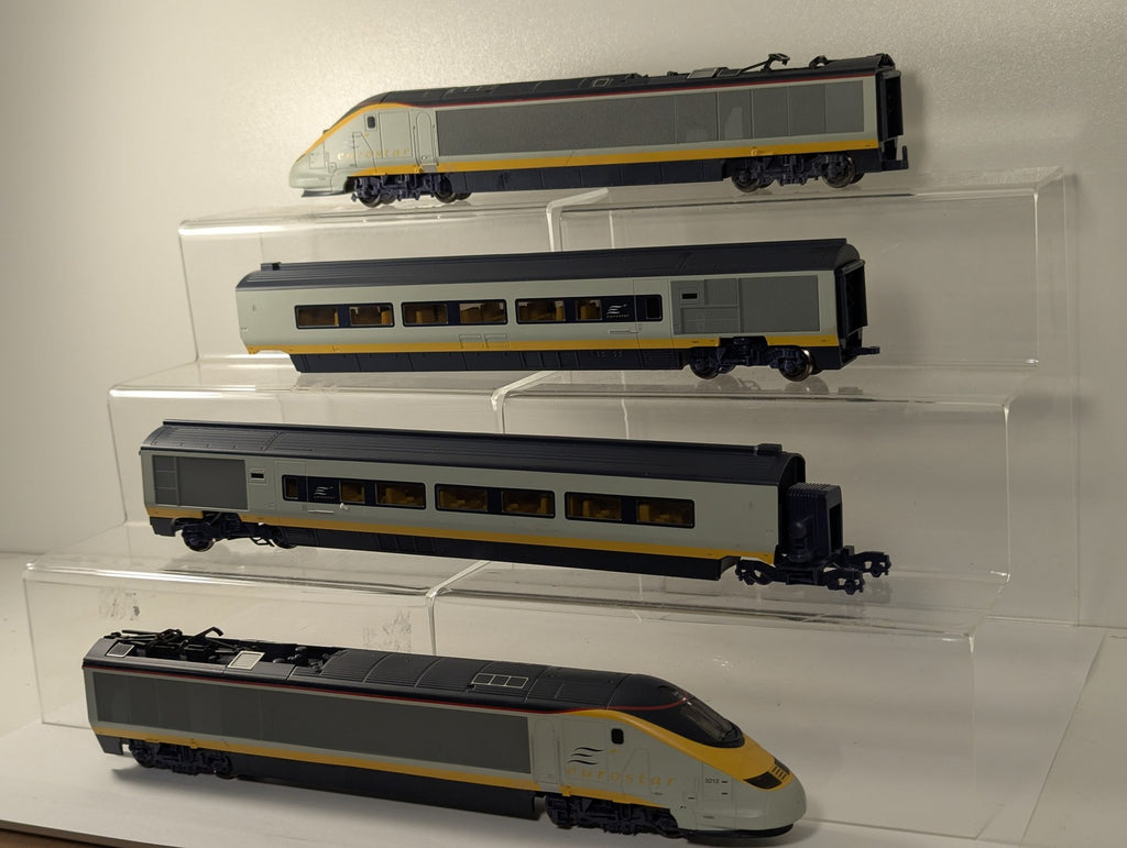 Hornby OO Gauge Eurostar Class 373 4-Car Set Electric Train Pack 3213 & 3214