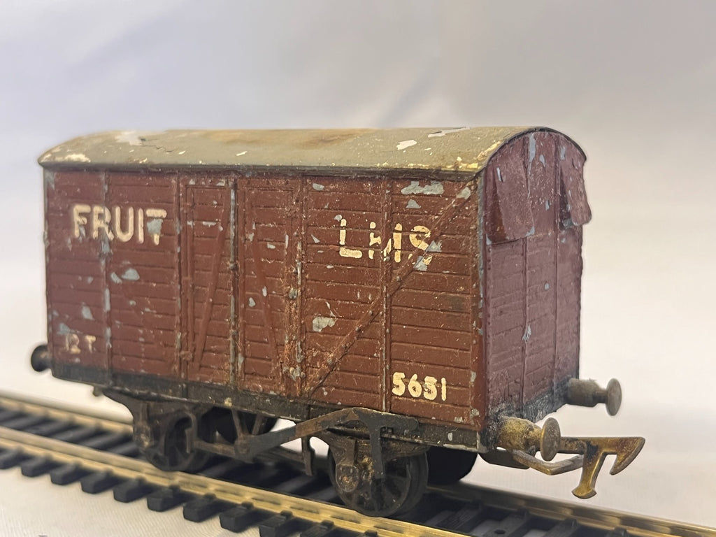 Graham Farish LMS 12 Ton Fruit Van