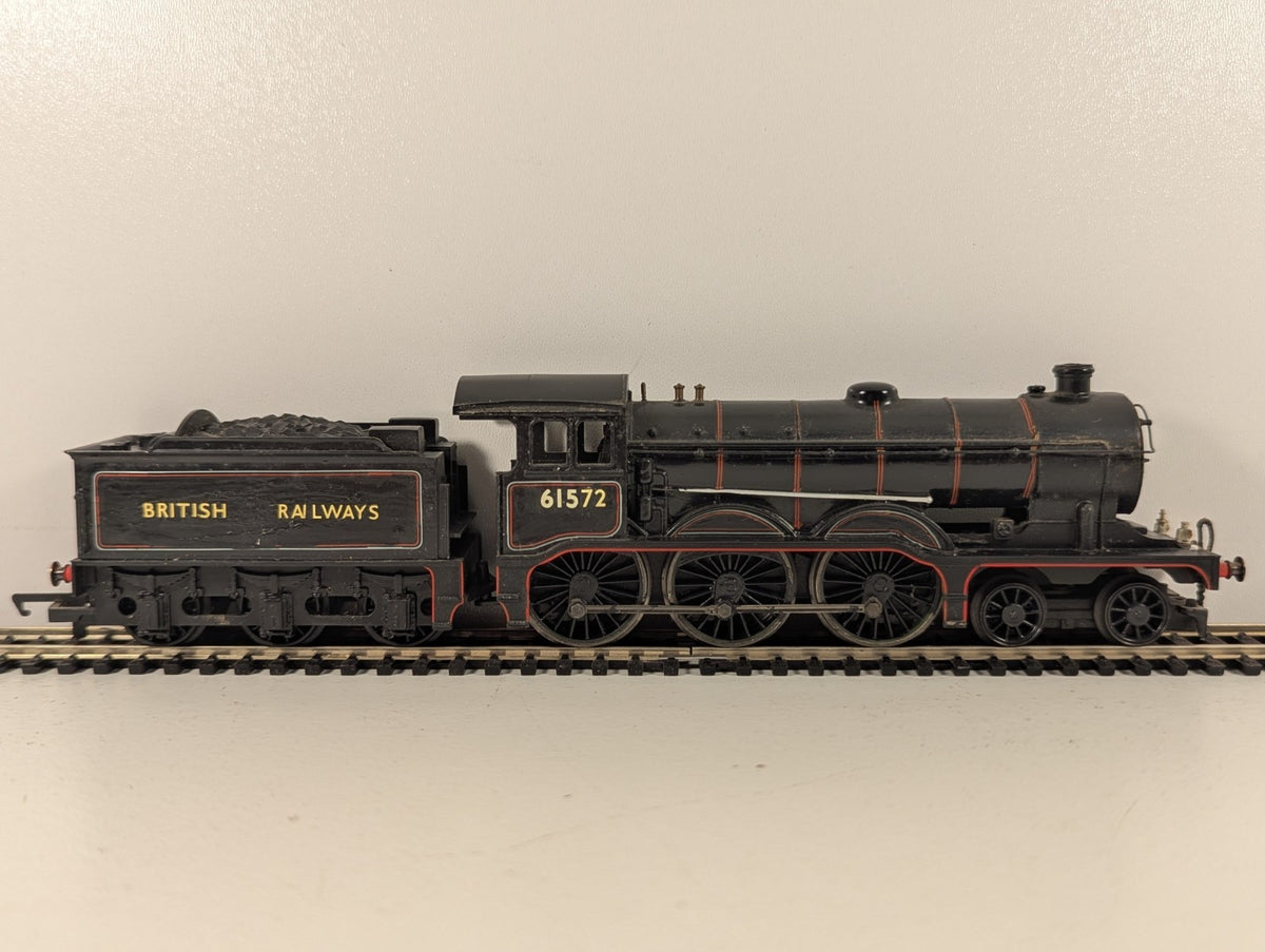 Hornby R2154A LNER B12 BR Lined Black
