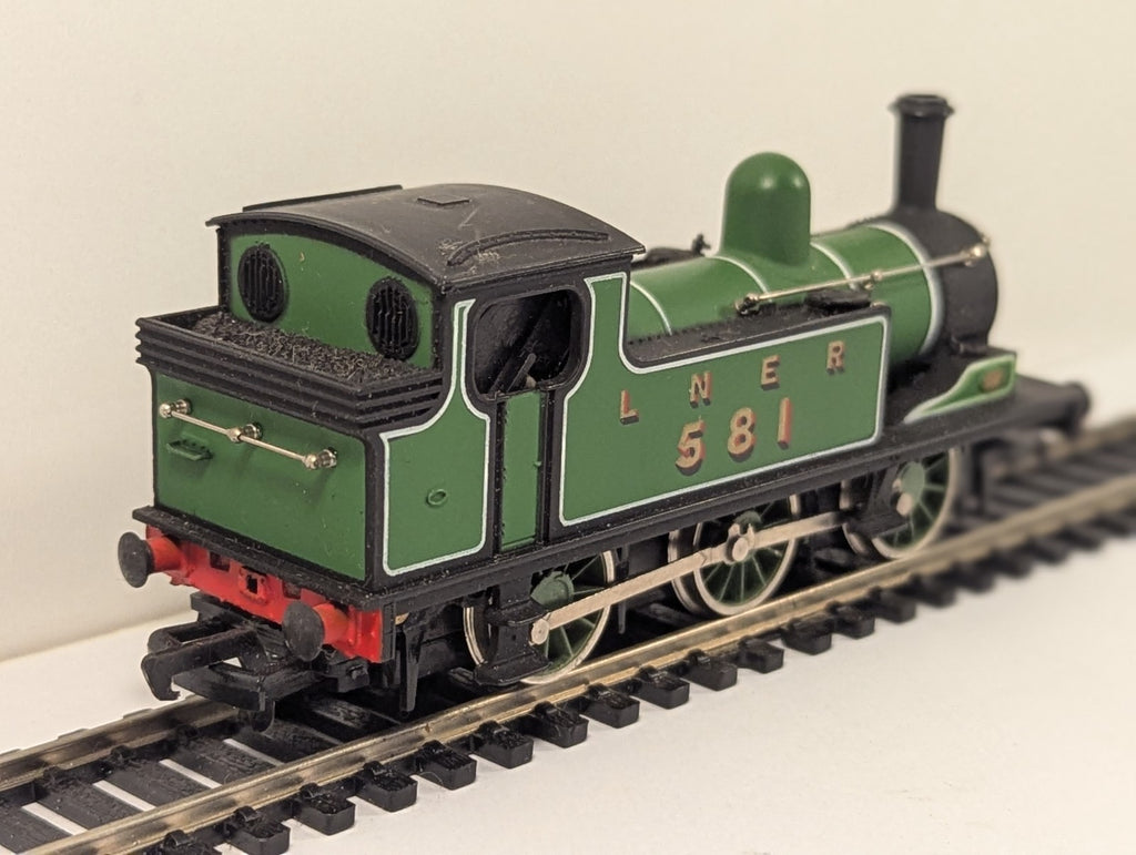 Mainline 37054 OO Gauge Class J72 0-6-0T LNER Apple Green – Spares/Repair