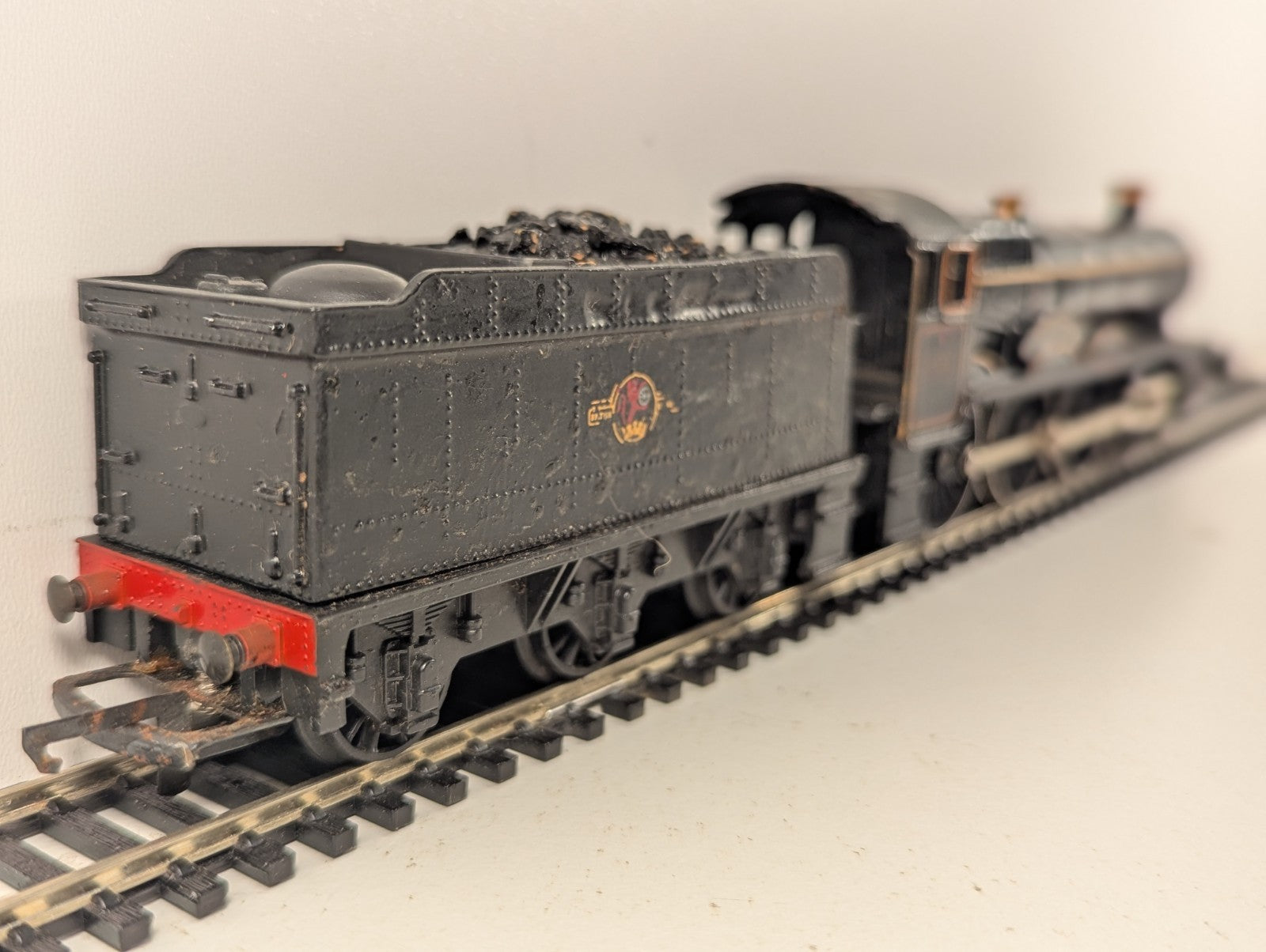 Hornby OO Gauge GWR Class 4900 'Hall' Class 4-6-0 'Kneller Hall'