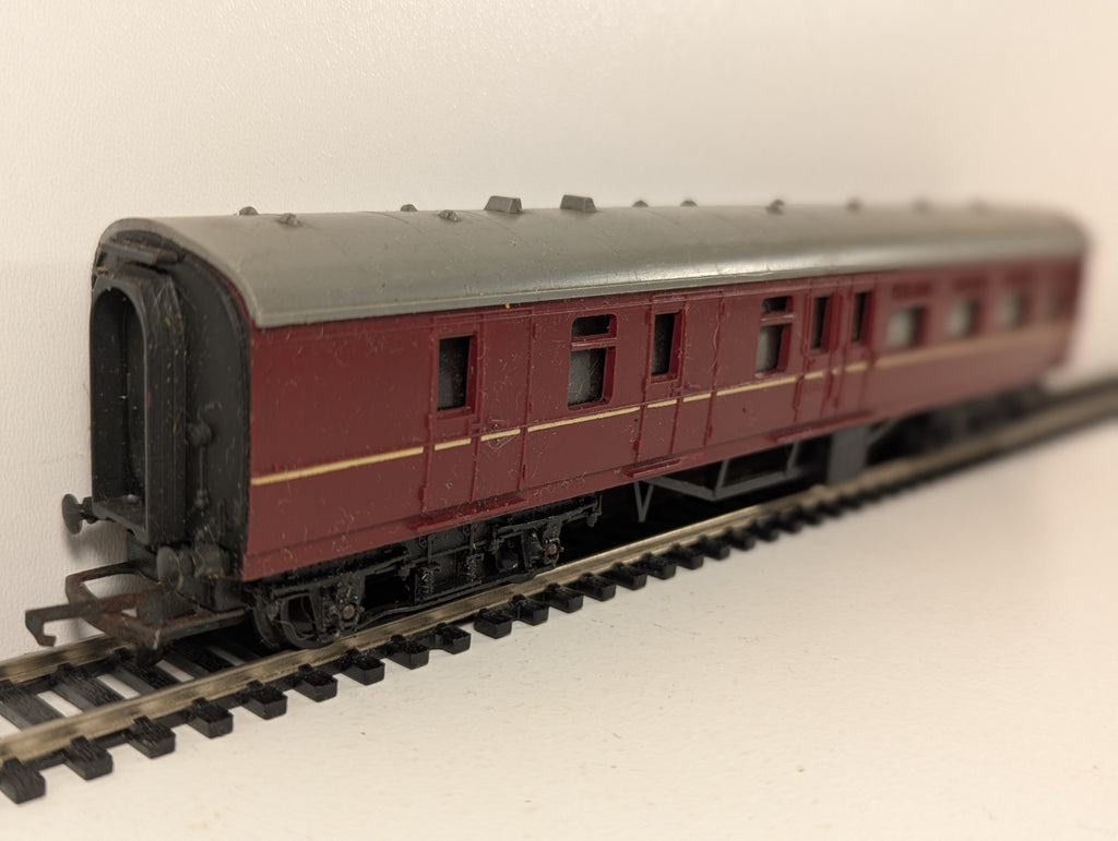 Tri-ang OO Gauge BR Maroon 3rd Class Brake Coach
