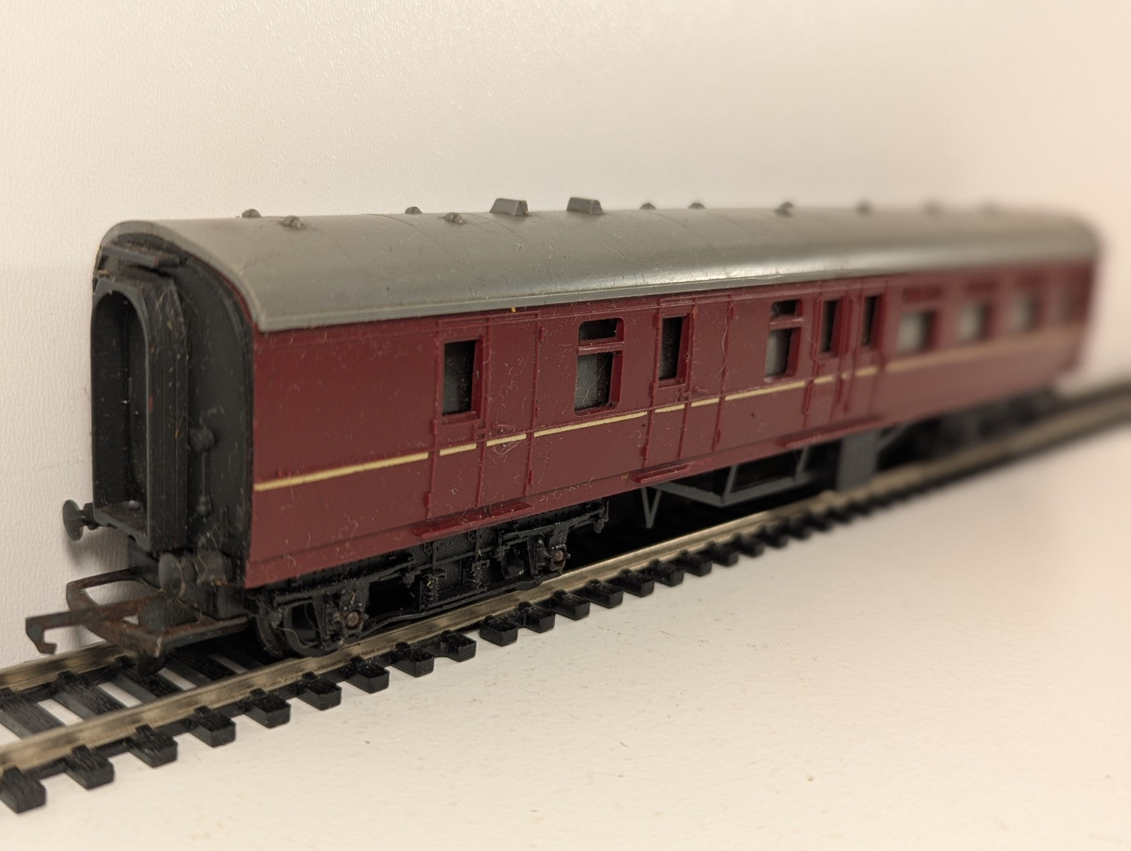 Tri-ang OO Gauge BR Maroon 3rd Class Brake Coach