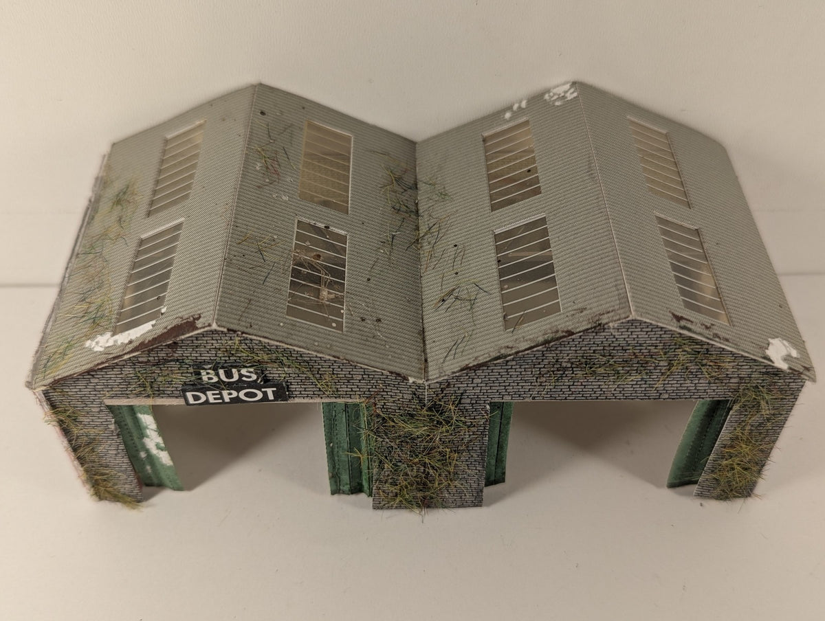 Metcalfe OO Gauge Bus Depot Building PO226