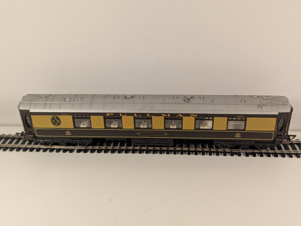 Hornby R4312 OO Gauge Pullman Parlour Car