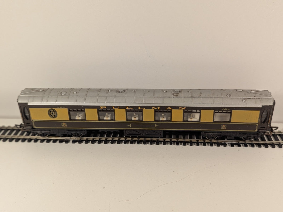 Hornby R4312 OO Gauge Pullman Parlour Car