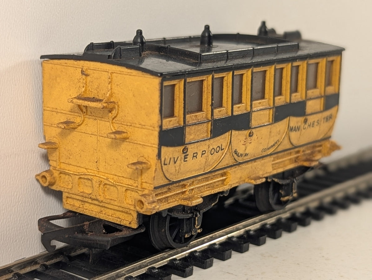 Tri-ang OO Gauge Liverpool & Manchester Railway 1st Class Coach 'Experience'