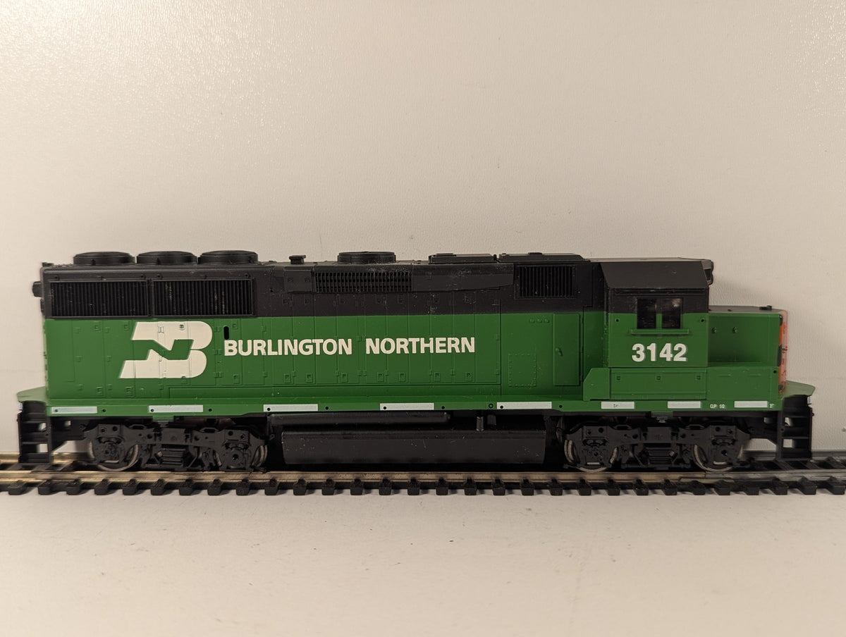 Athearn HO Scale EMD GP50 Phase II Locomotive 3142 Burlington Northern 4584