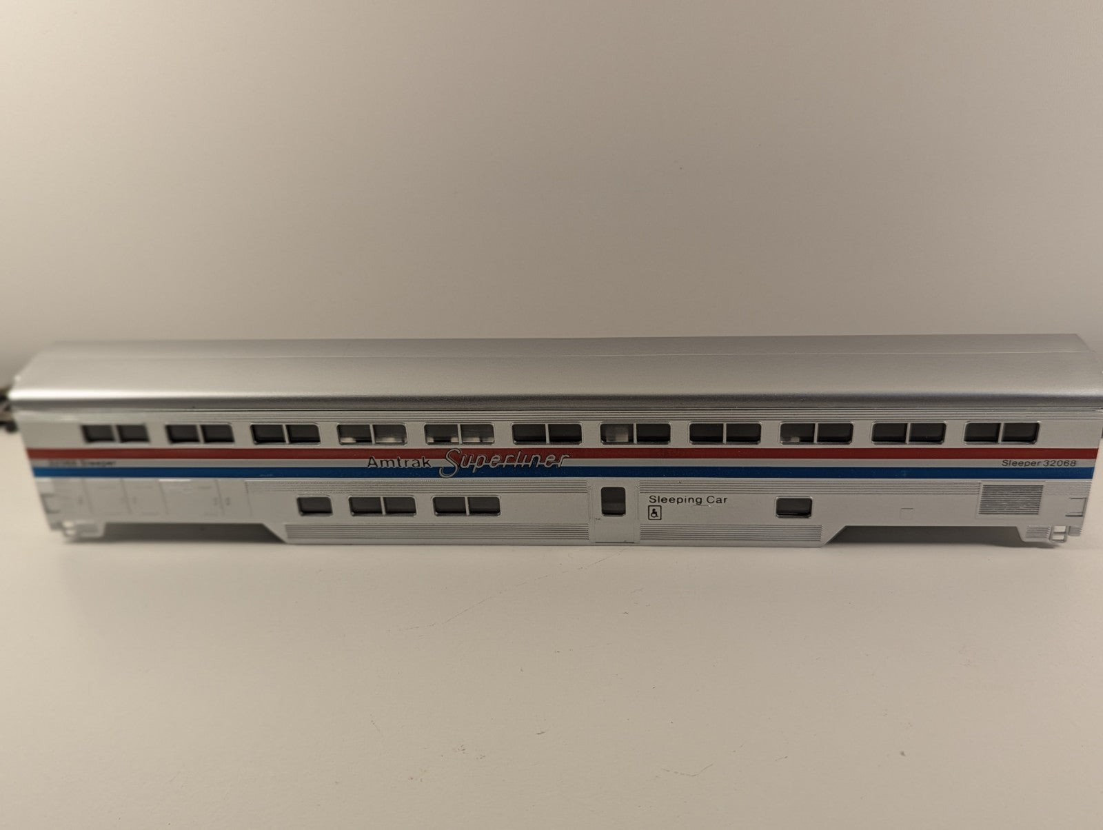 Con-Cor HO Scale Amtrak Phase III 85' Superliner Sleeper Car