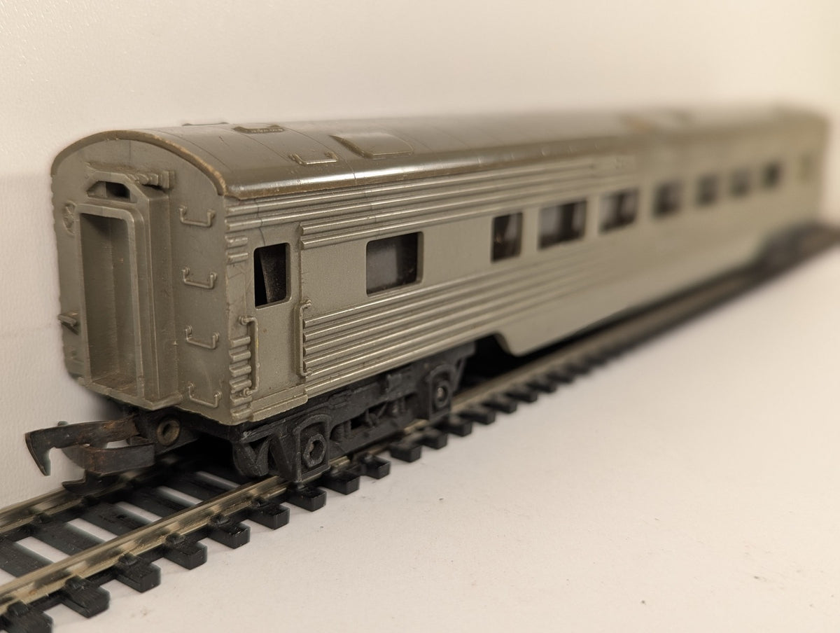 Tri-ang OO Gauge Transcontinental Passenger Coach Silver R.25