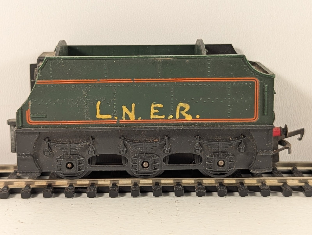 Tri-ang R33 Green Tender – OO Gauge – Some Damage