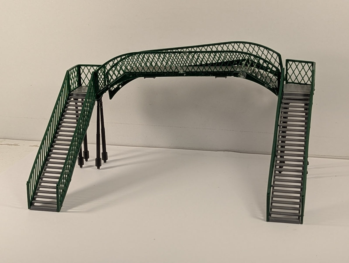 Hornby OO Gauge Lattice Footbridge Green & Grey R180