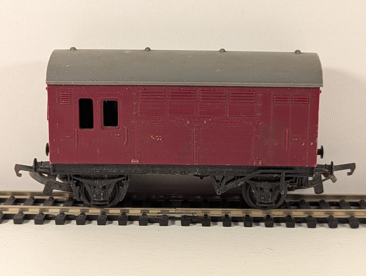 Tri-ang Hornby R123 Horse Box Wagon – BR Maroon – OO Gauge