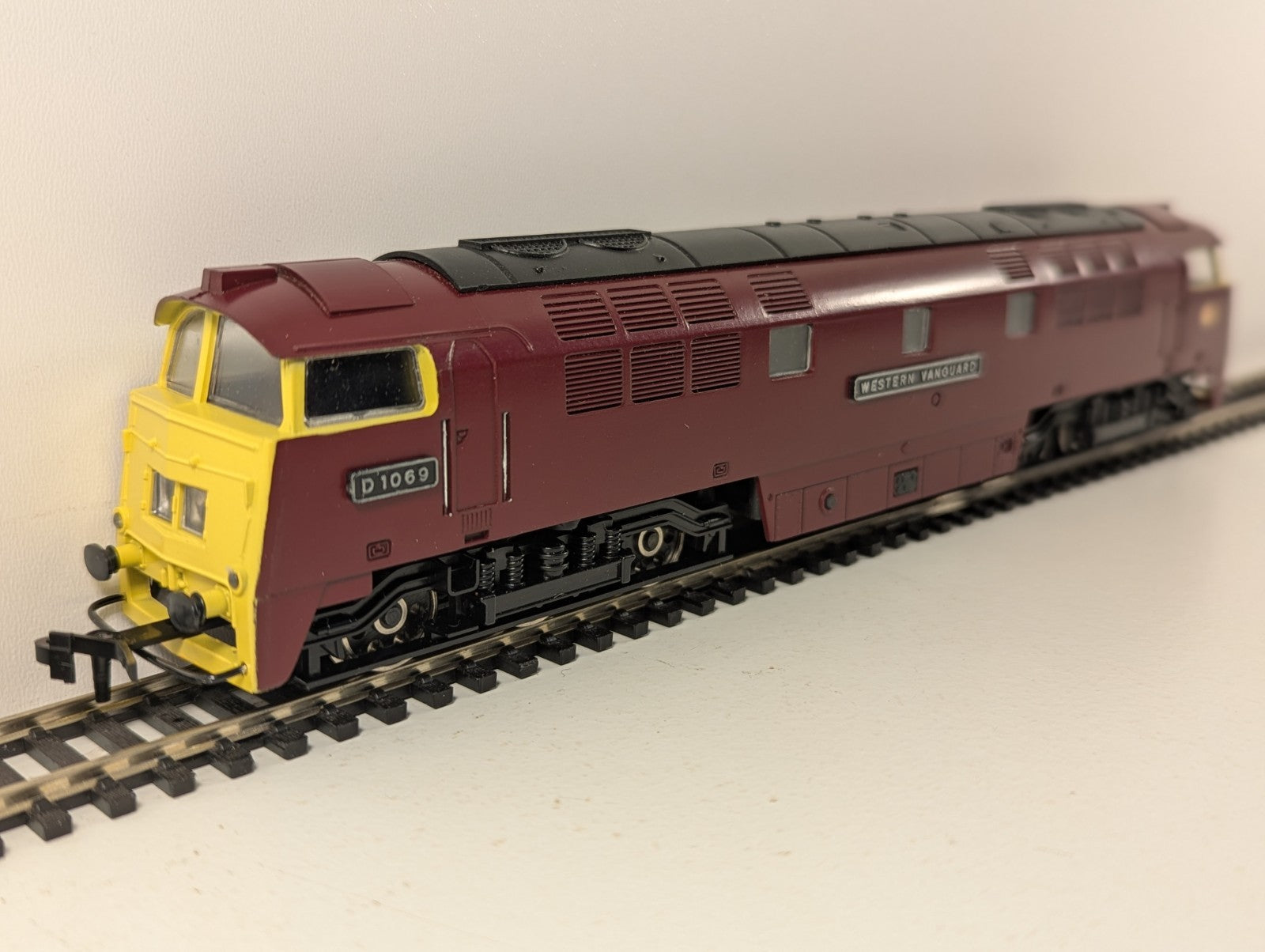Trix/Liliput OO Gauge BR Class 52 D1038 “Western Sovereign” Maroon