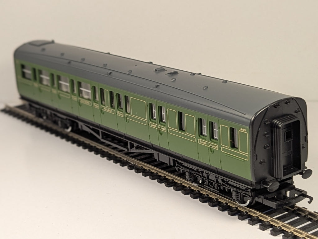 Hornby R445 OO Gauge SR Maunsell Brake 3rd Coach 1405
