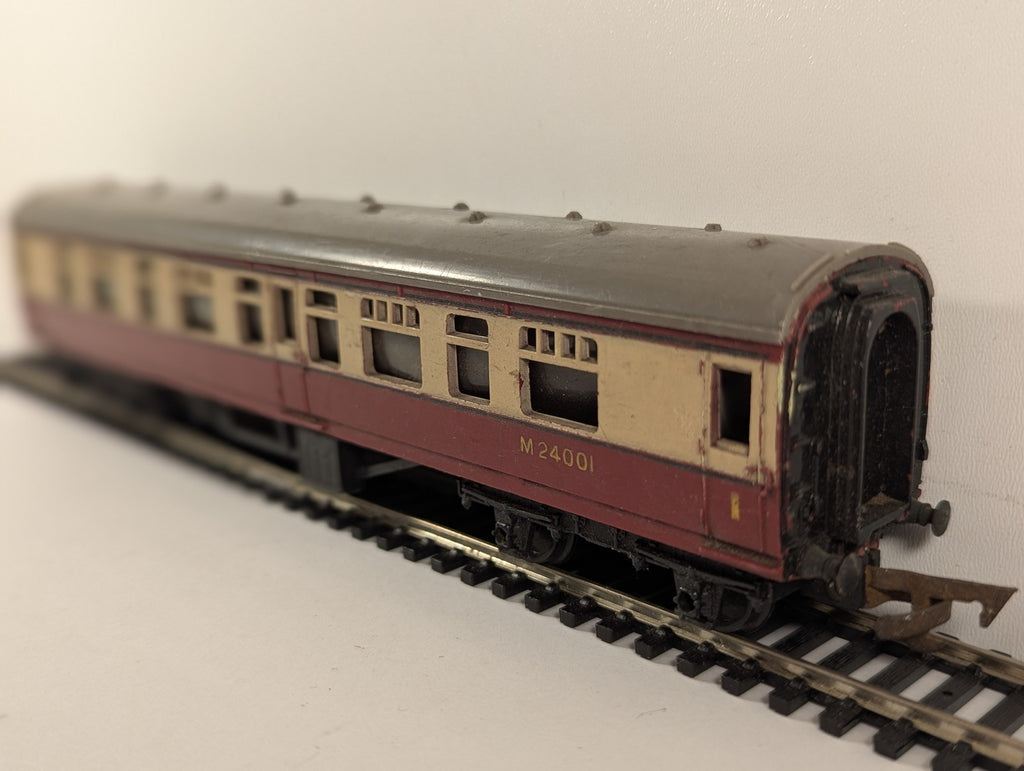 Tri-ang OO Gauge BR Crimson & Cream Main Line Composite Coach Passenger Coach