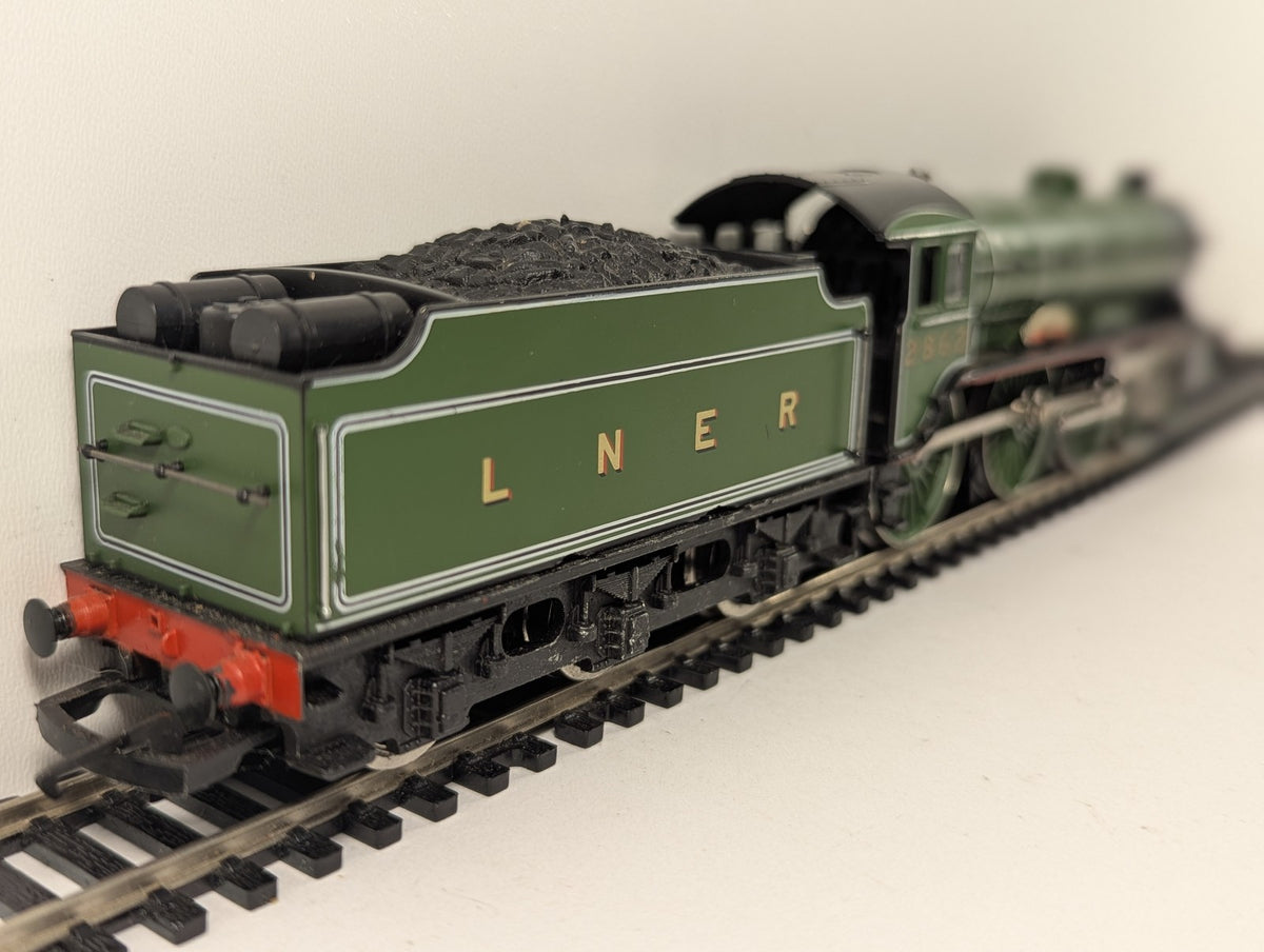 Hornby OO Gauge Class B17/4 4-6-0 'Manchester United' Steam Locomotive 2862