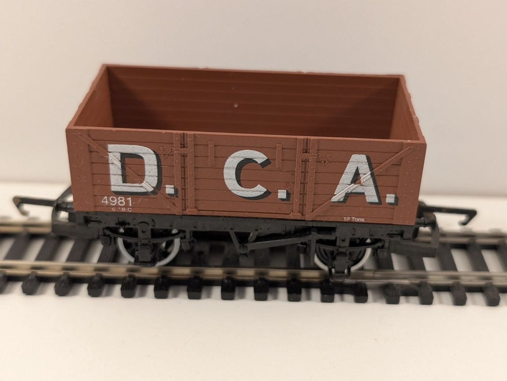 Hornby R036 7-Plank Open Wagon – “D.C.A. 4981” – OO Gauge