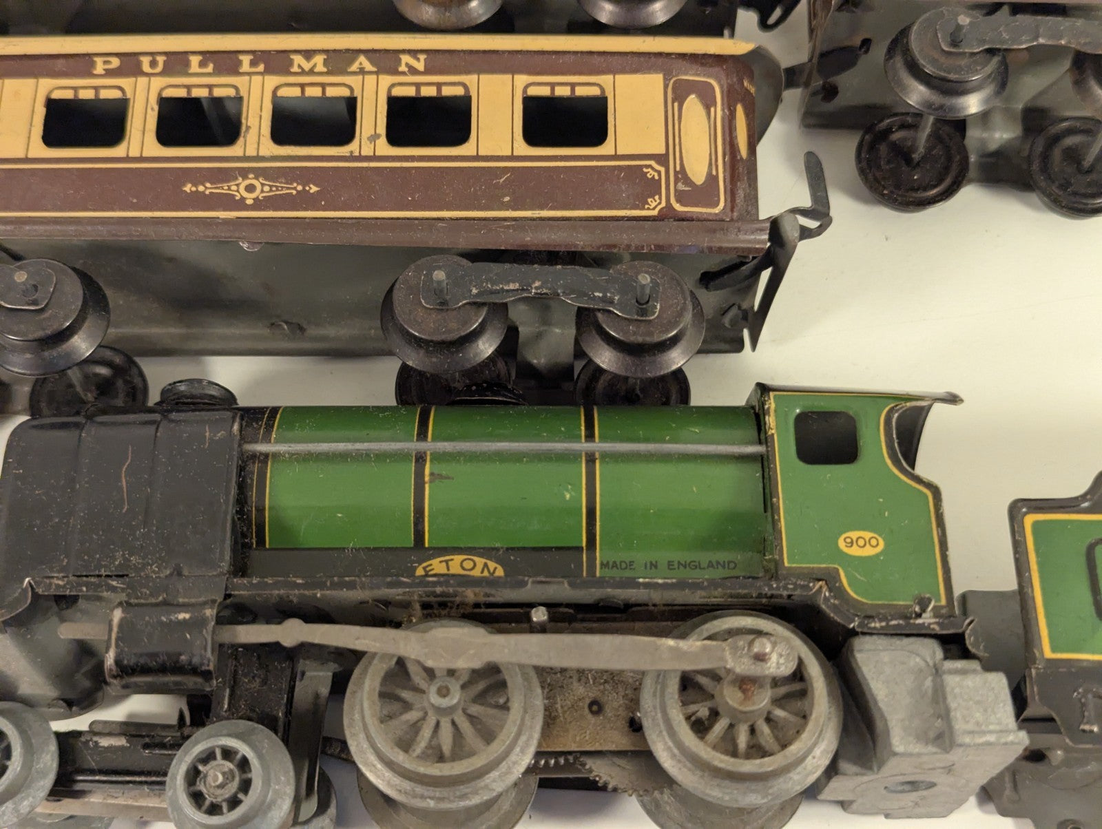 Hornby O Gauge Clockwork No. 2 Special Schools Class 'Eton' Passenger Set Train