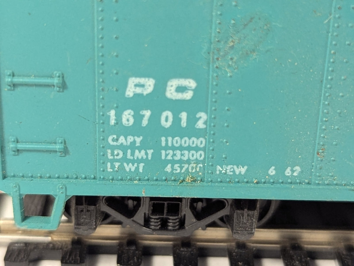 Roco HO Gauge Penn Central 40ft Boxcar 167012
