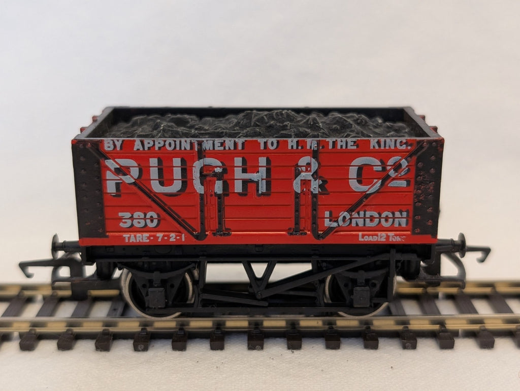 Hornby OO Gauge 7 Plank Private Owner Wagon 'Pugh & Co' Goods Wagon