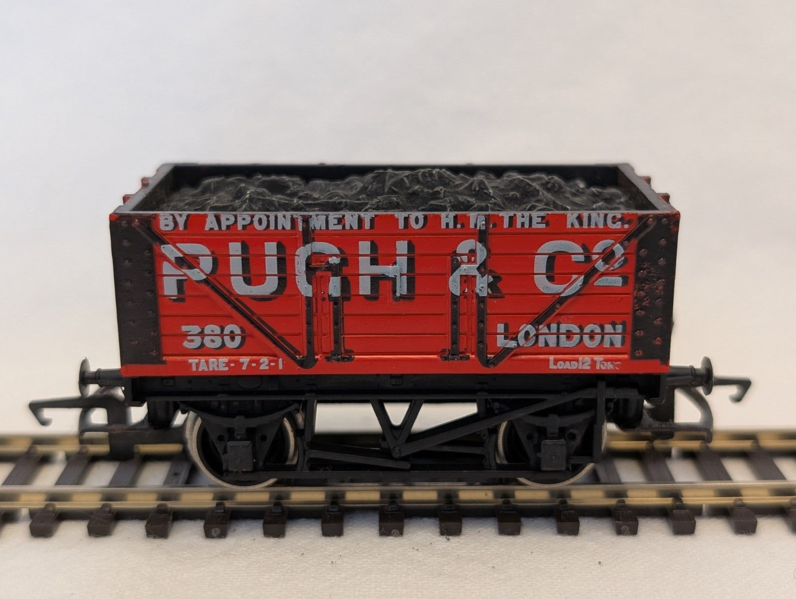Hornby OO Gauge 7 Plank Private Owner Wagon 'Pugh & Co' Goods Wagon