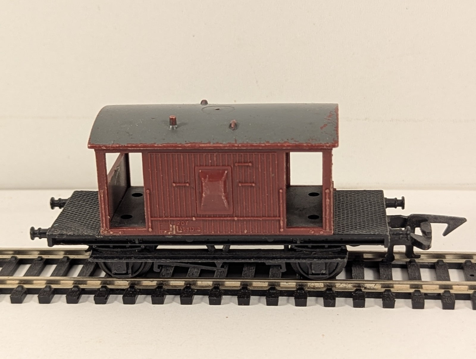 Jouef HO Gauge BR 20 Ton Brake Van B951718 BR Bauxite PR591