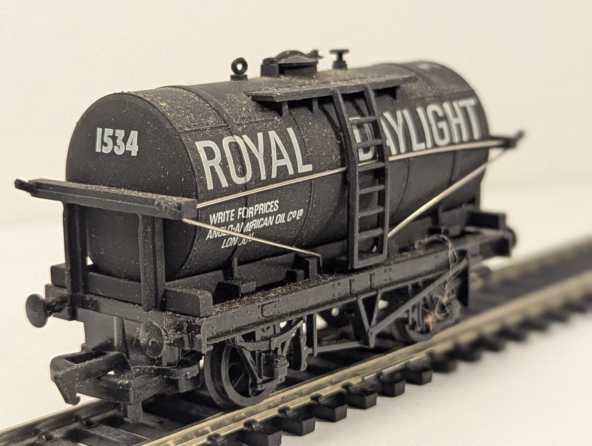 Mainline OO Gauge Royal Daylight 14-Ton Tank Wagon Goods Wagon 1534
