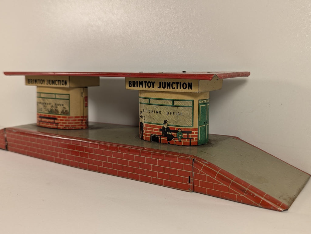 Brimtoy O Gauge Brimtoy Junction Station Platform Lithographed Red Brick