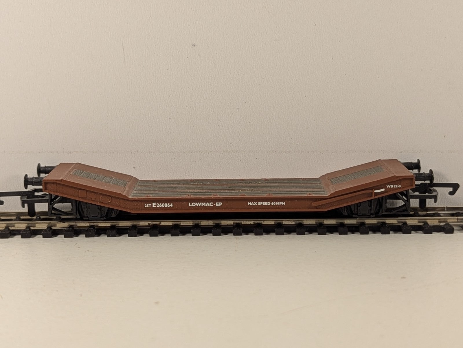 Hornby OO Gauge Lowmac Wagon Goods Wagon E260864 BR Bauxite