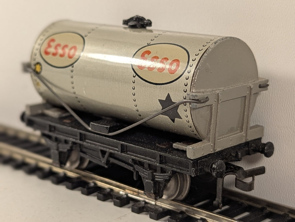 Hornby-Dublo 32081 OO Gauge Petrol Tank Wagon - Boxed