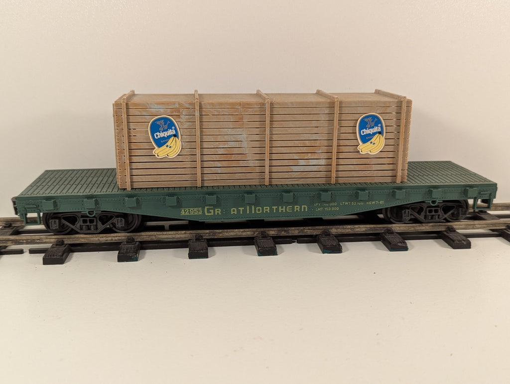 AHM 7301C Great Northern Flat Car with Crate – O Scale