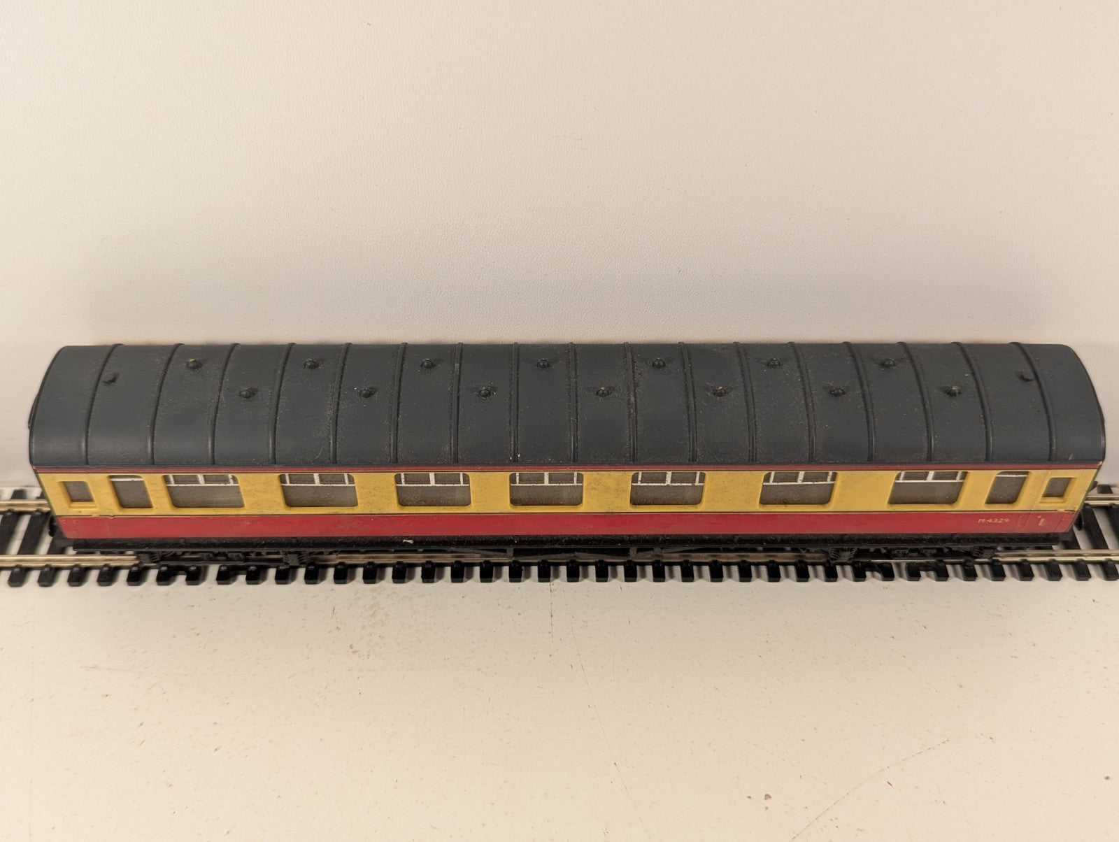 Hornby OO Gauge BR Composite 1st Class Coach