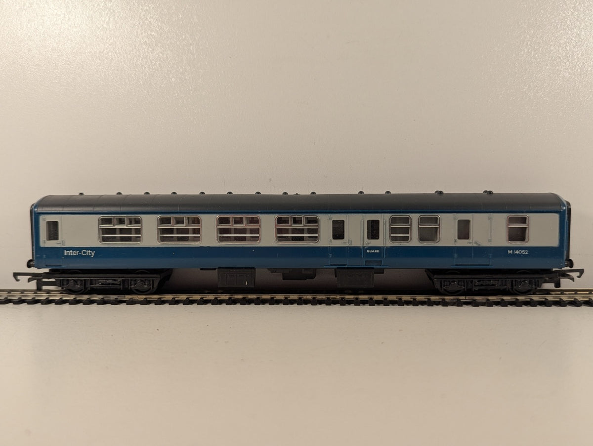Hornby OO Gauge BR Mk1 BSK Brake Second Corridor Passenger Coach M14052