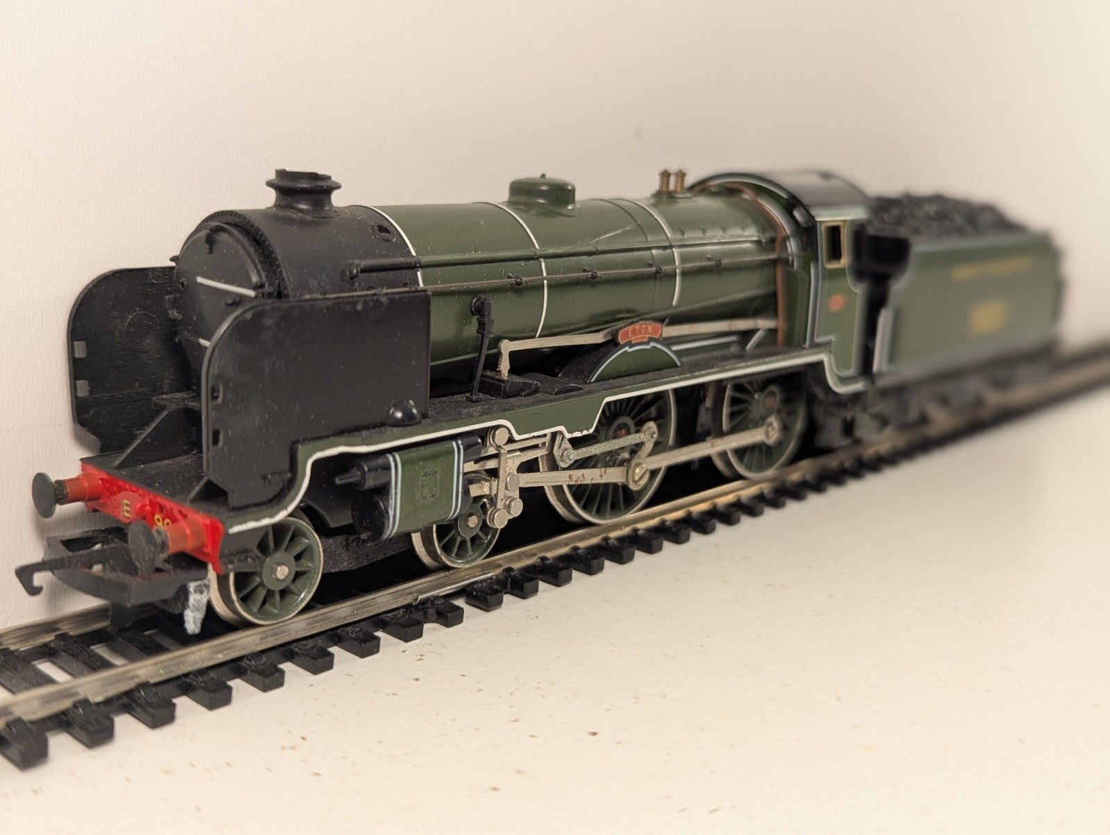 Hornby R817 Schools Class 4-4-0 "Eton" Steam Locomotive OO Gauge - Boxed