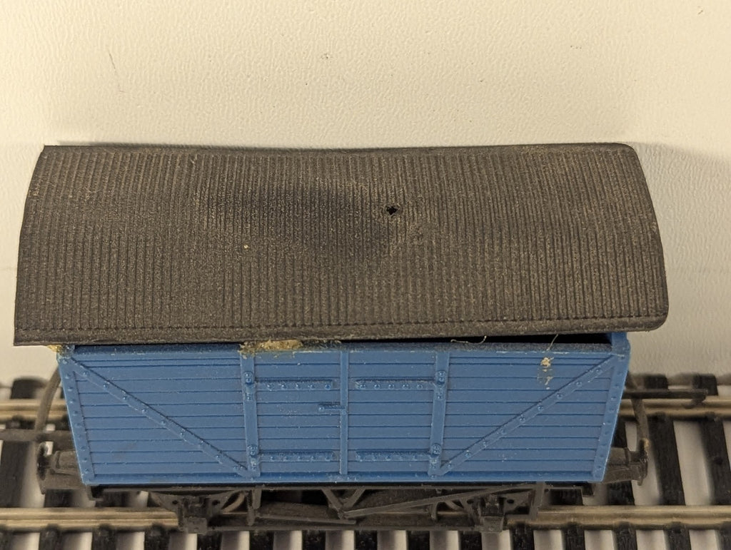 Tri-ang OO Gauge Ventilated Goods Van Goods Wagon Blue R12