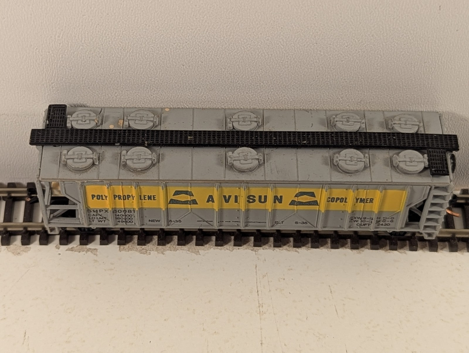 Bachmann N Gauge Avisun 47ft Covered Hopper