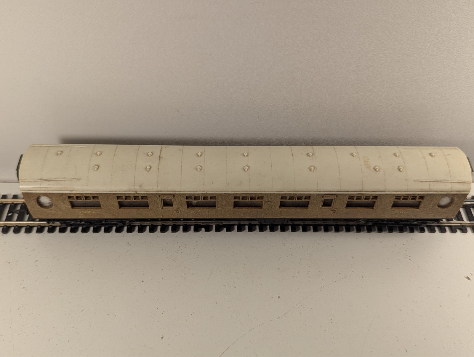 Tri-ang LNER Teak Coach OO Gauge