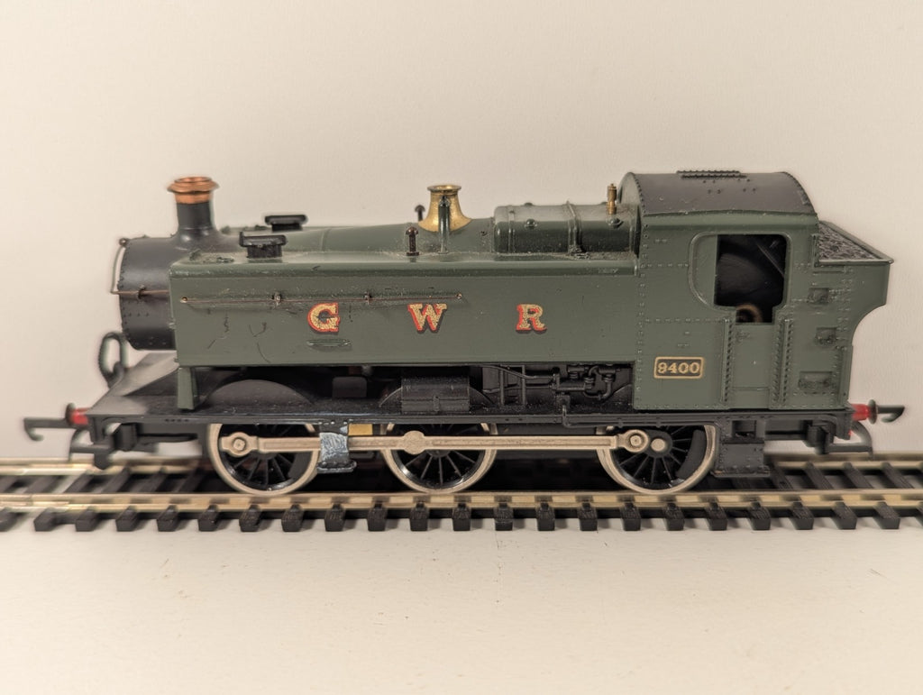Lima GWR 94xx Class 0-6-0PT Pannier Tank No. 9400 in GWR Green