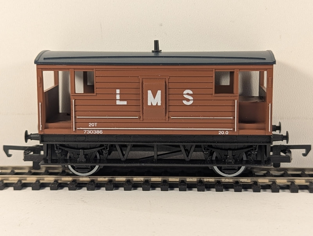 Hornby OO Gauge LMS 20 Ton Goods Brake Van 730386 LMS Brown R.718
