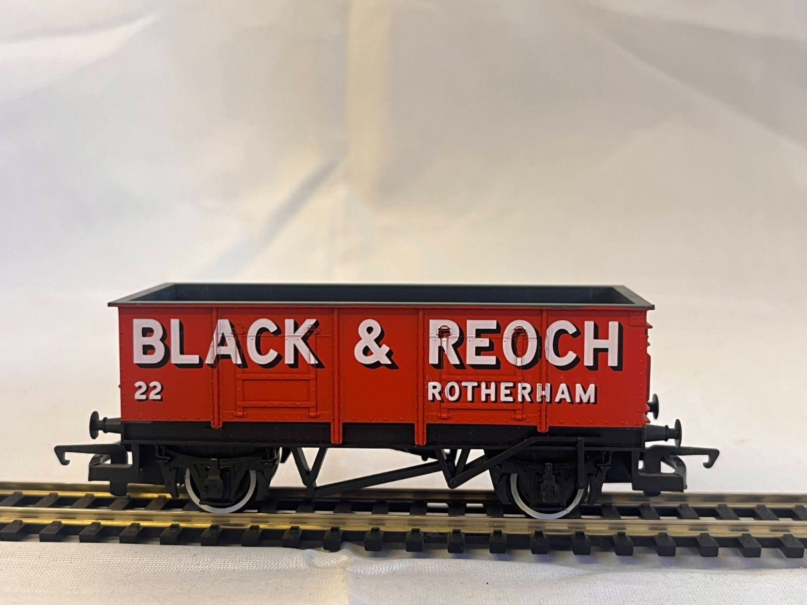 Hornby R021 OO Gauge Black & Reoch Mineral Wagon Boxed