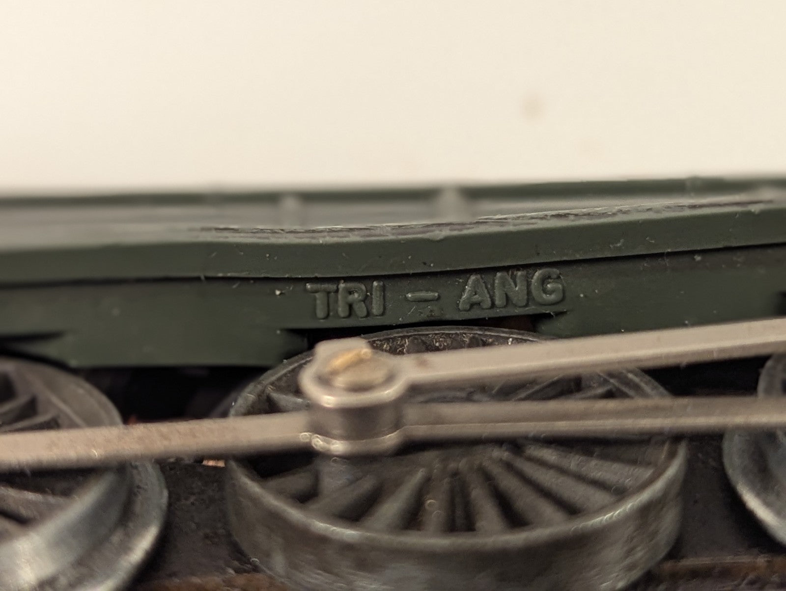 Tri-ang OO Gauge Princess Elizabeth Steam Locomotive 46201 BR Green