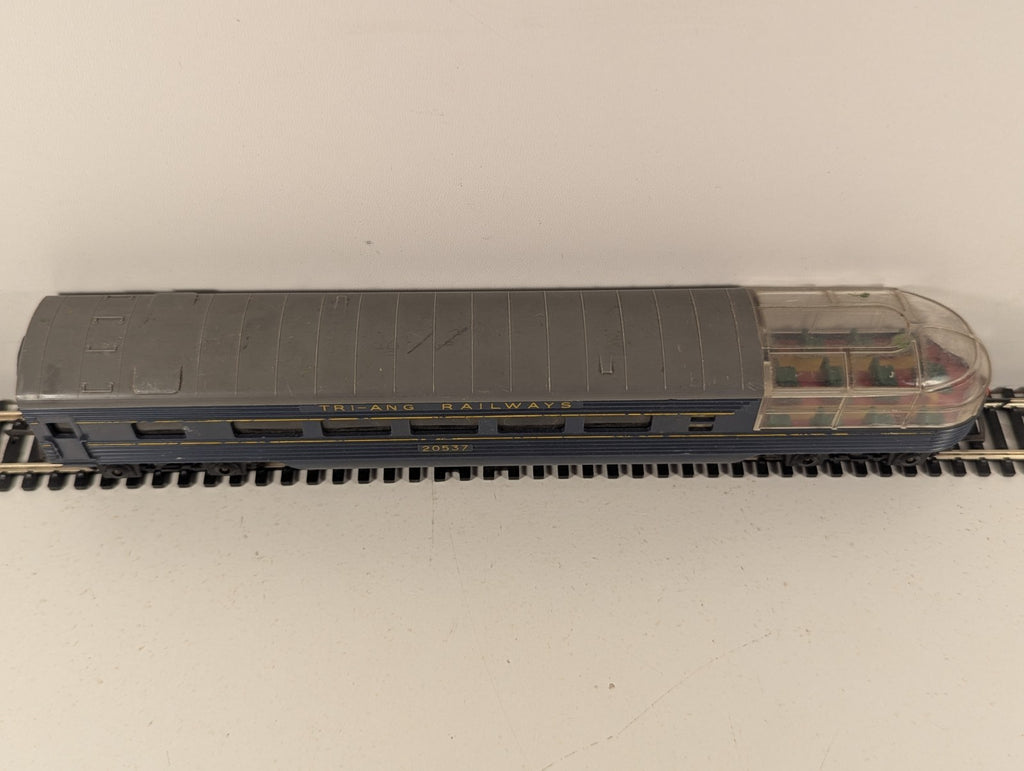 Tri-ang R133 Transcontinental Observation Car OO Gauge