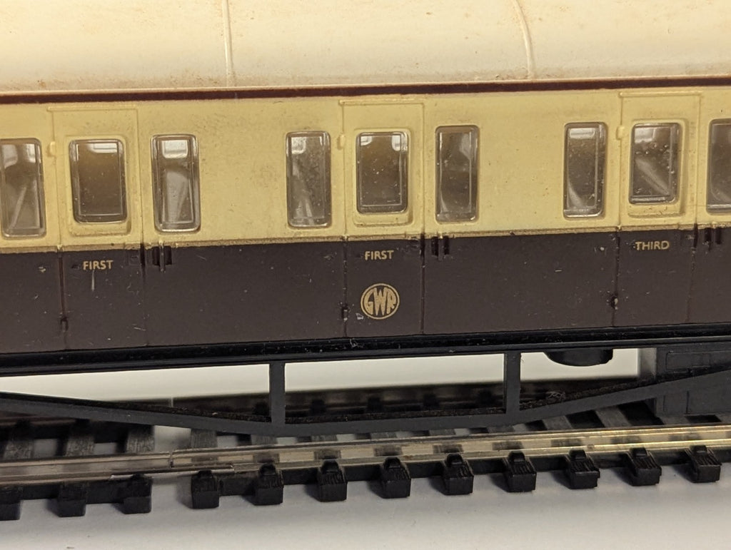 Airfix GWR Suburban B Cornish Riviera Baggage Coach OO Gauge