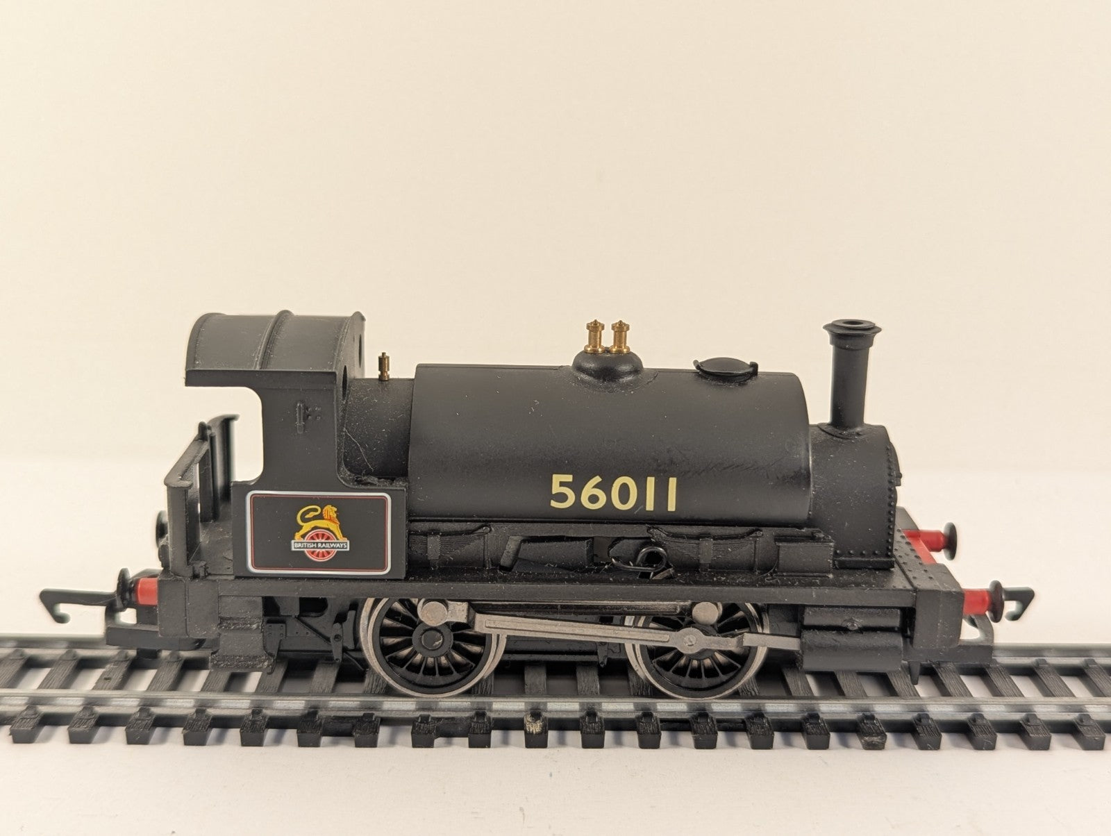 Hornby R3292 OO Gauge Class 0F Pug Collectors Club Poor Runner