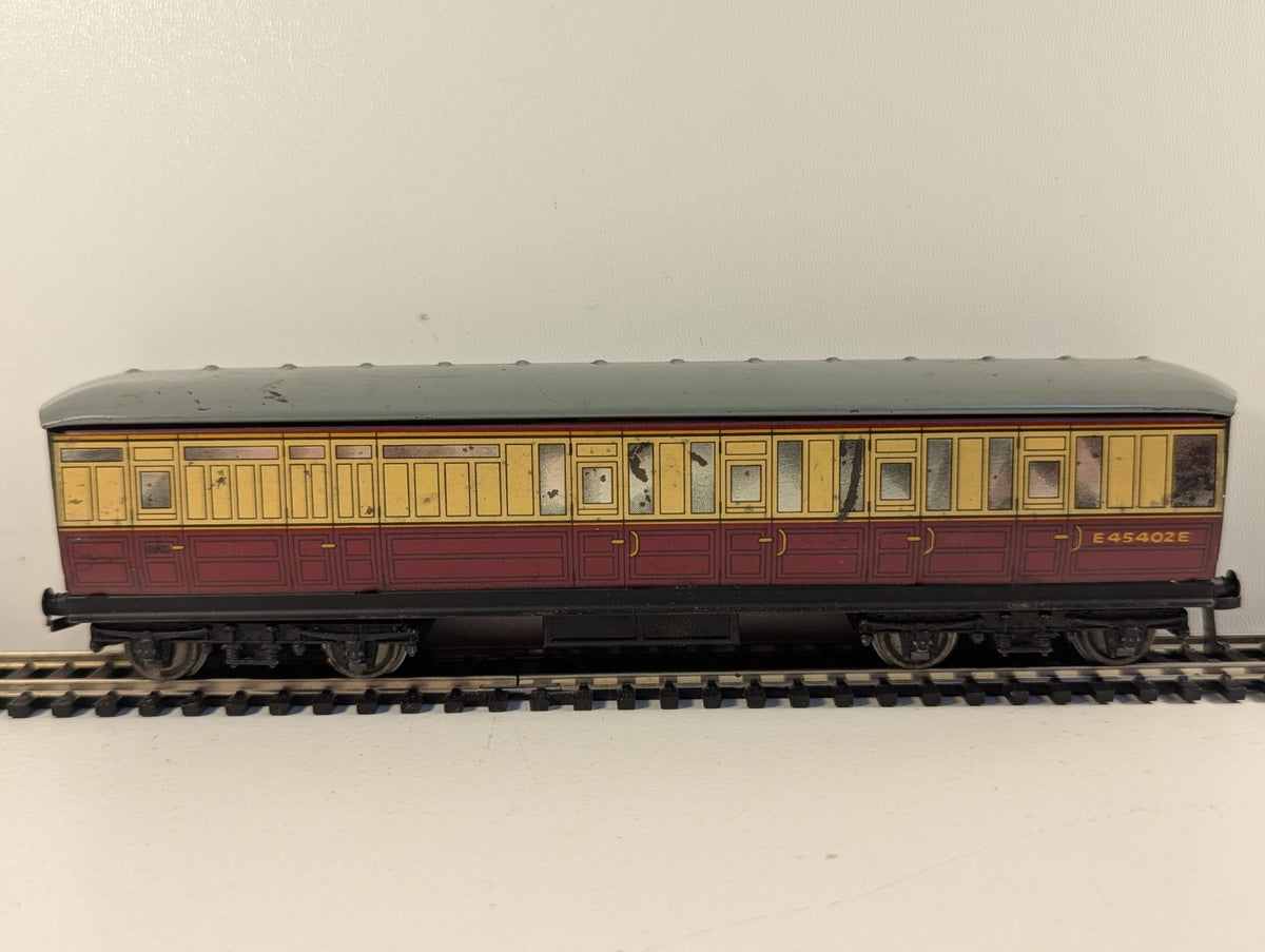 Hornby Dublo OO Gauge Tinplate Coach No. E45402E