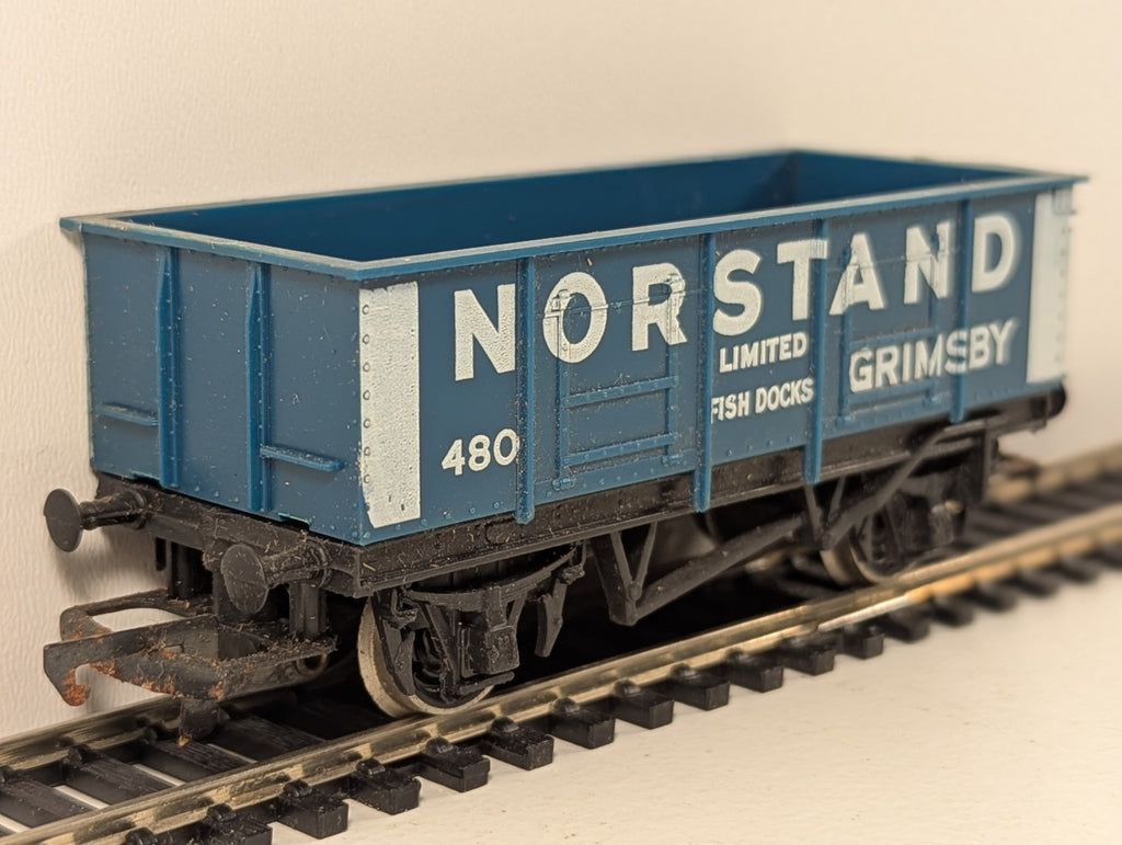 Hornby Railways R220 OO Gauge Blue Norstand Mineral Wagon Boxed