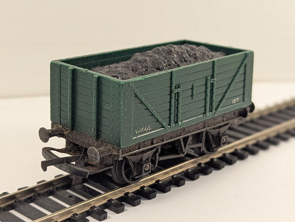 Tri-ang OO Gauge R10/13 5-Plank Open Wagon with Coal Load Green